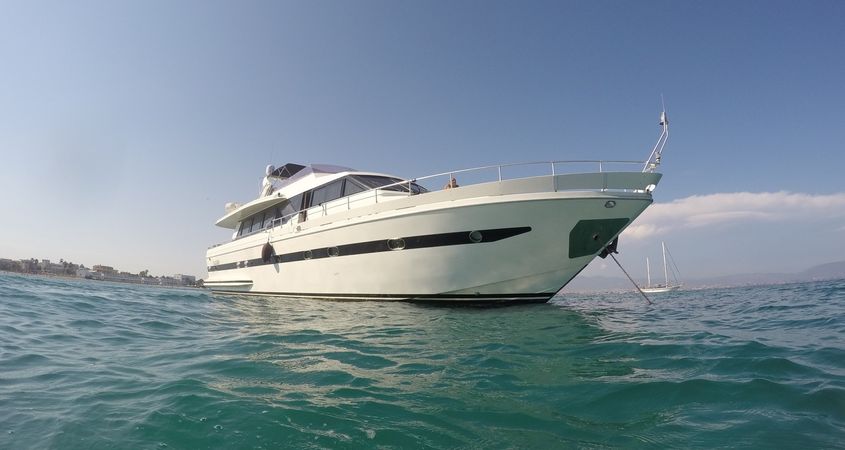 Falcon 76 | Lady Bibi