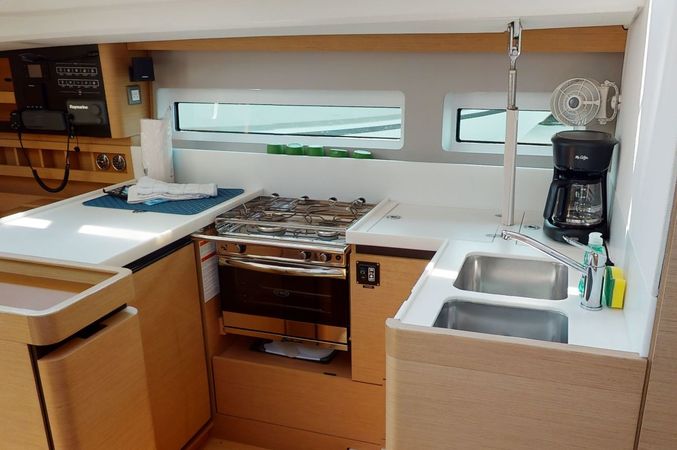 Jeanneau Sun Odyssey 440 | Summer Salt