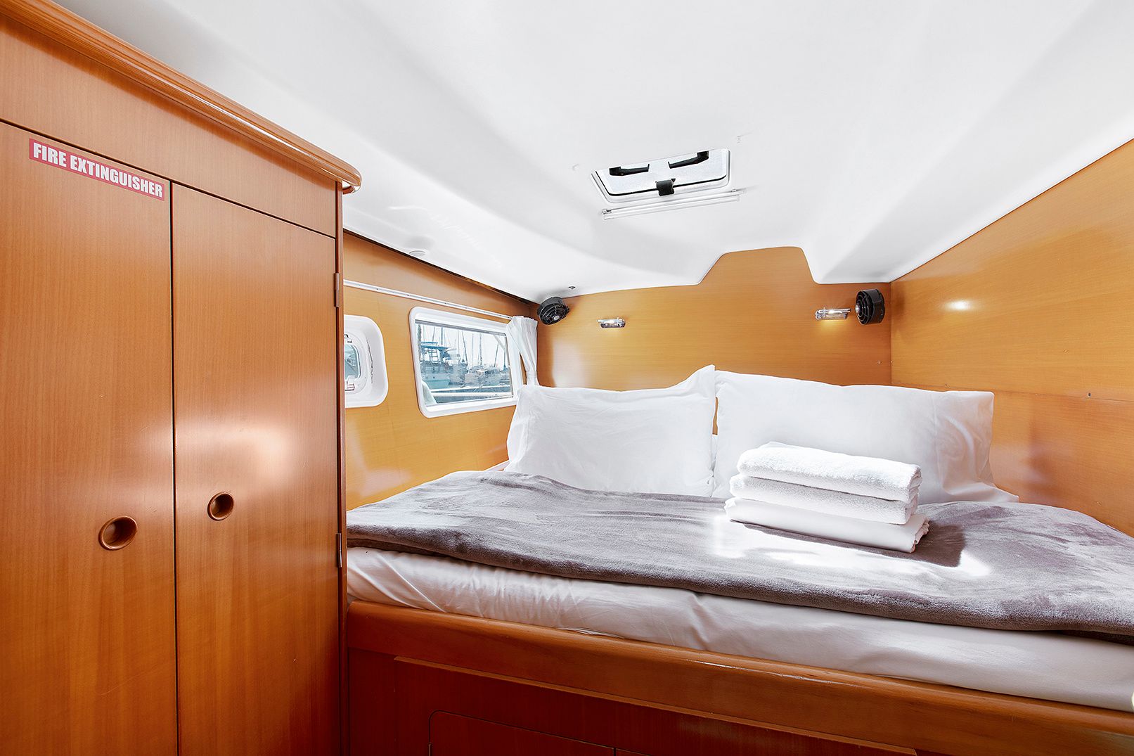 Lagoon 380 | Lunasea