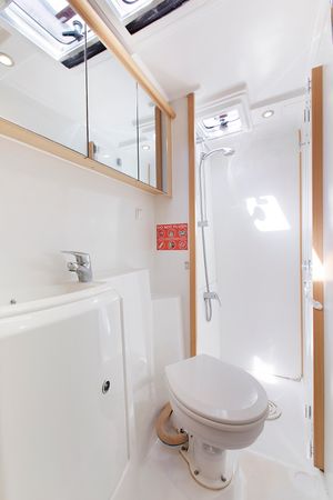 Lagoon 421 | Traviata