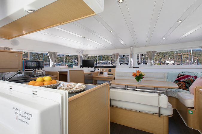 Lagoon 421 | Traviata