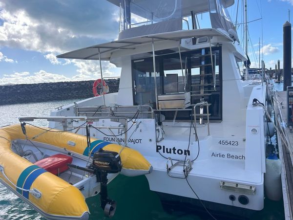 Fountaine Pajot MY 37 | Pluton