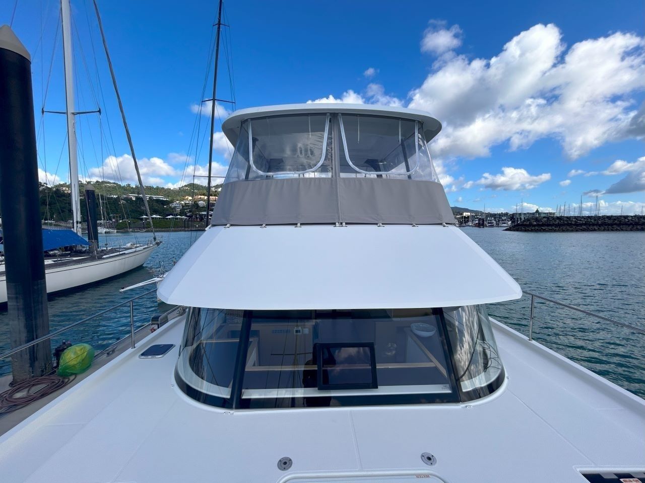 Fountaine Pajot MY 37 | Pluton