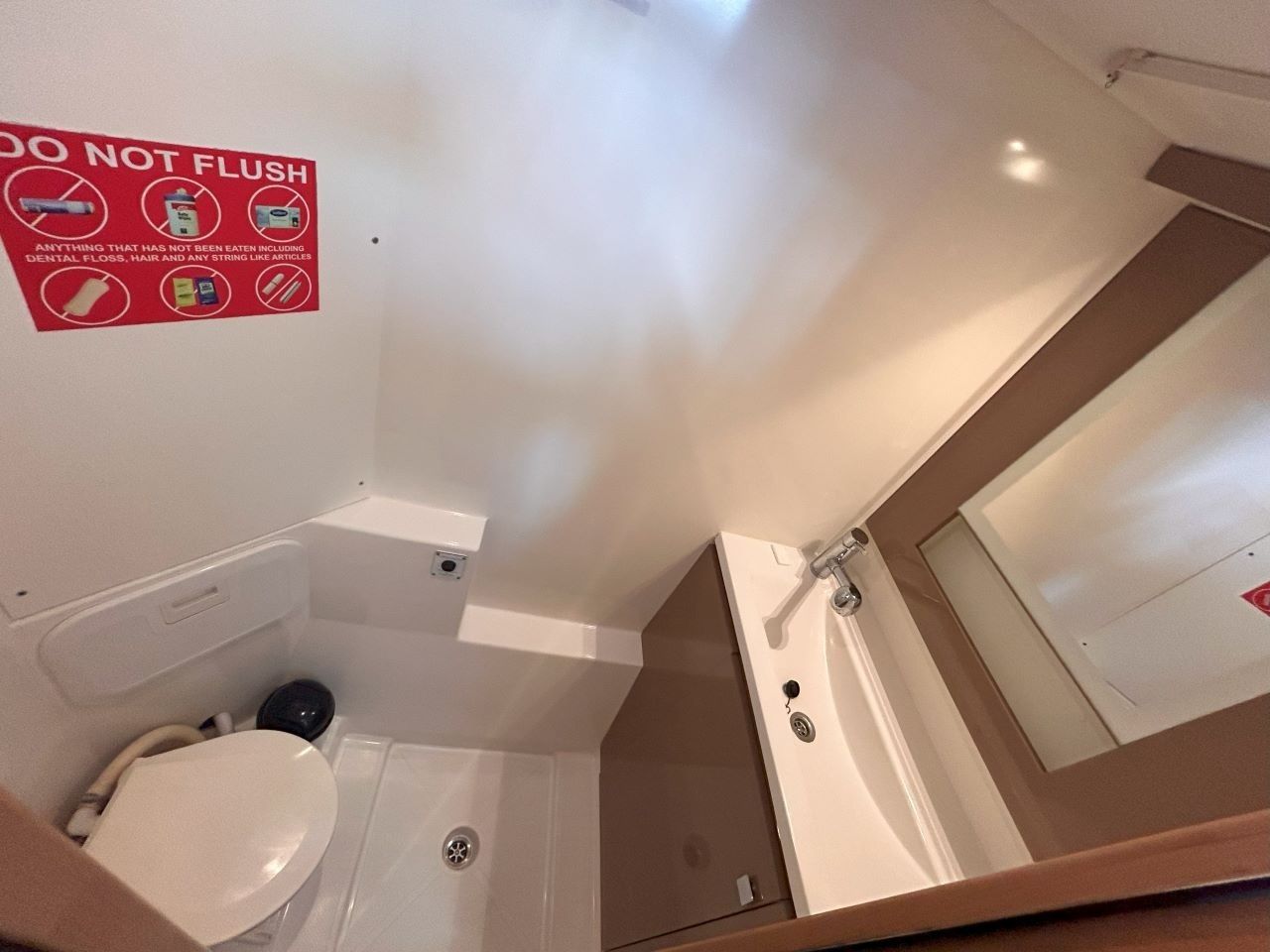 Fountaine Pajot MY 37 | Pluton