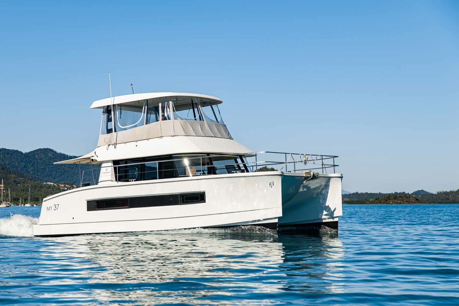 Fountaine Pajot MY 37 | Pluton