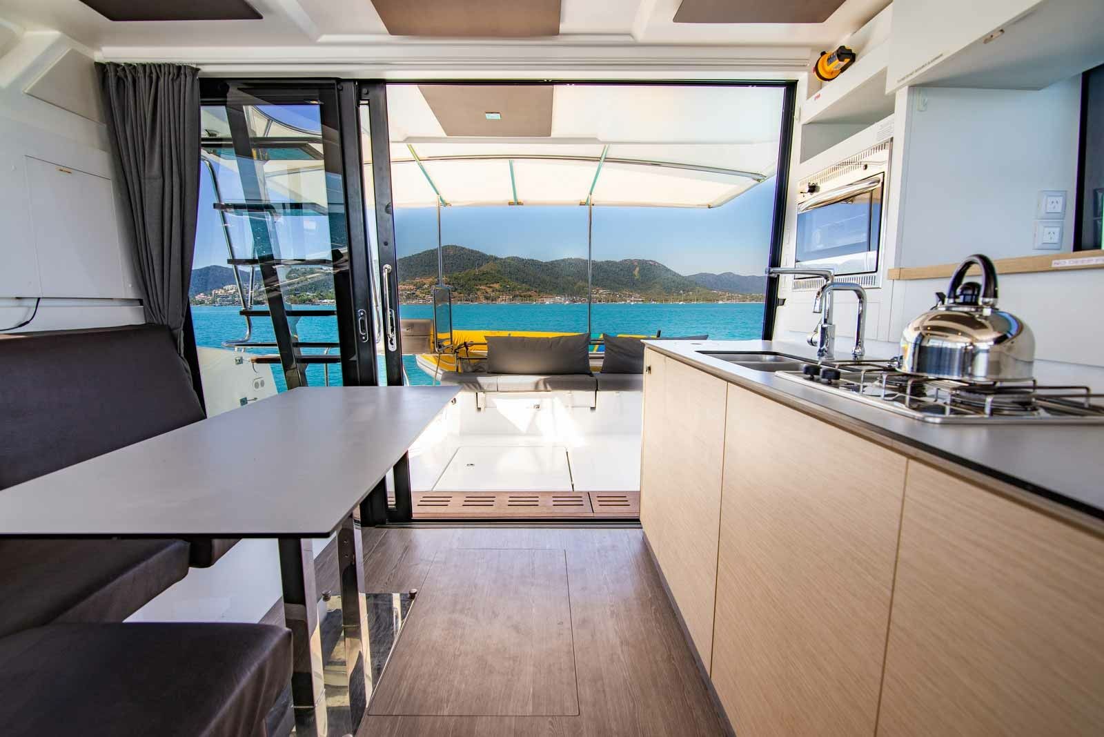 Fountaine Pajot MY 37 | Pluton