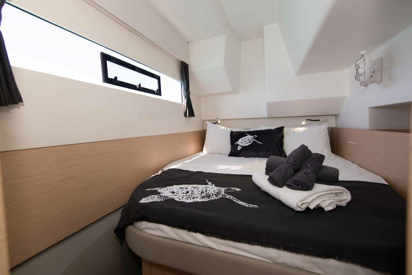 Fountaine Pajot MY 37 | Pluton