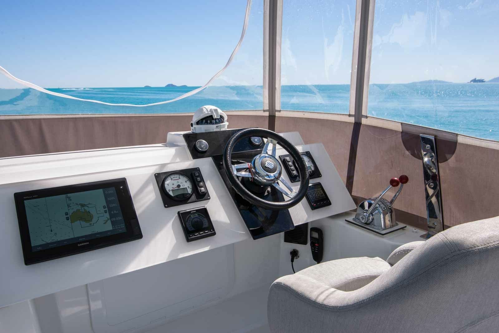 Fountaine Pajot MY 37 | Pluton