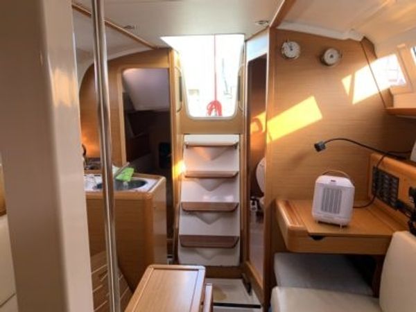 Jeanneau Sun Odyssey 30i | Happy Day