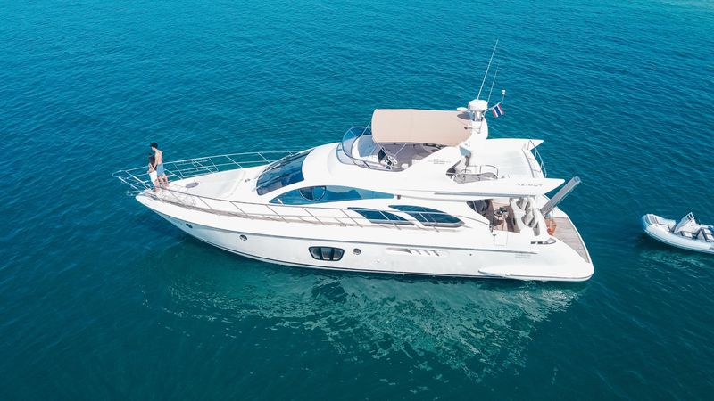 Azimut 55 | After 8