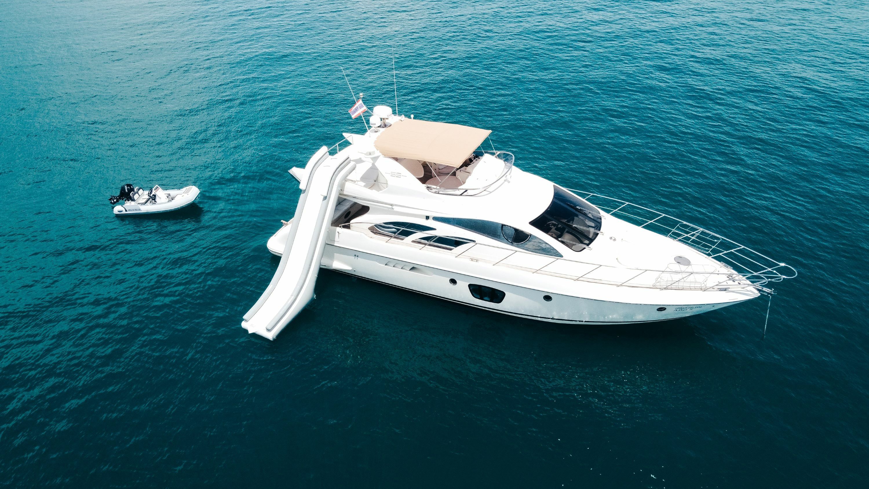 Azimut 55 | After 8