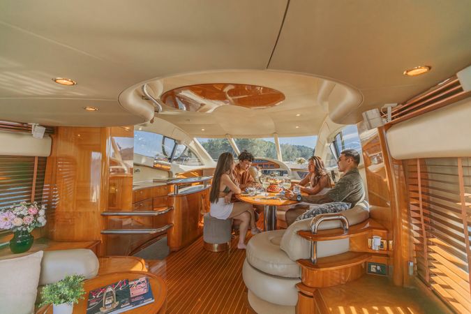 Azimut 55 | After 8