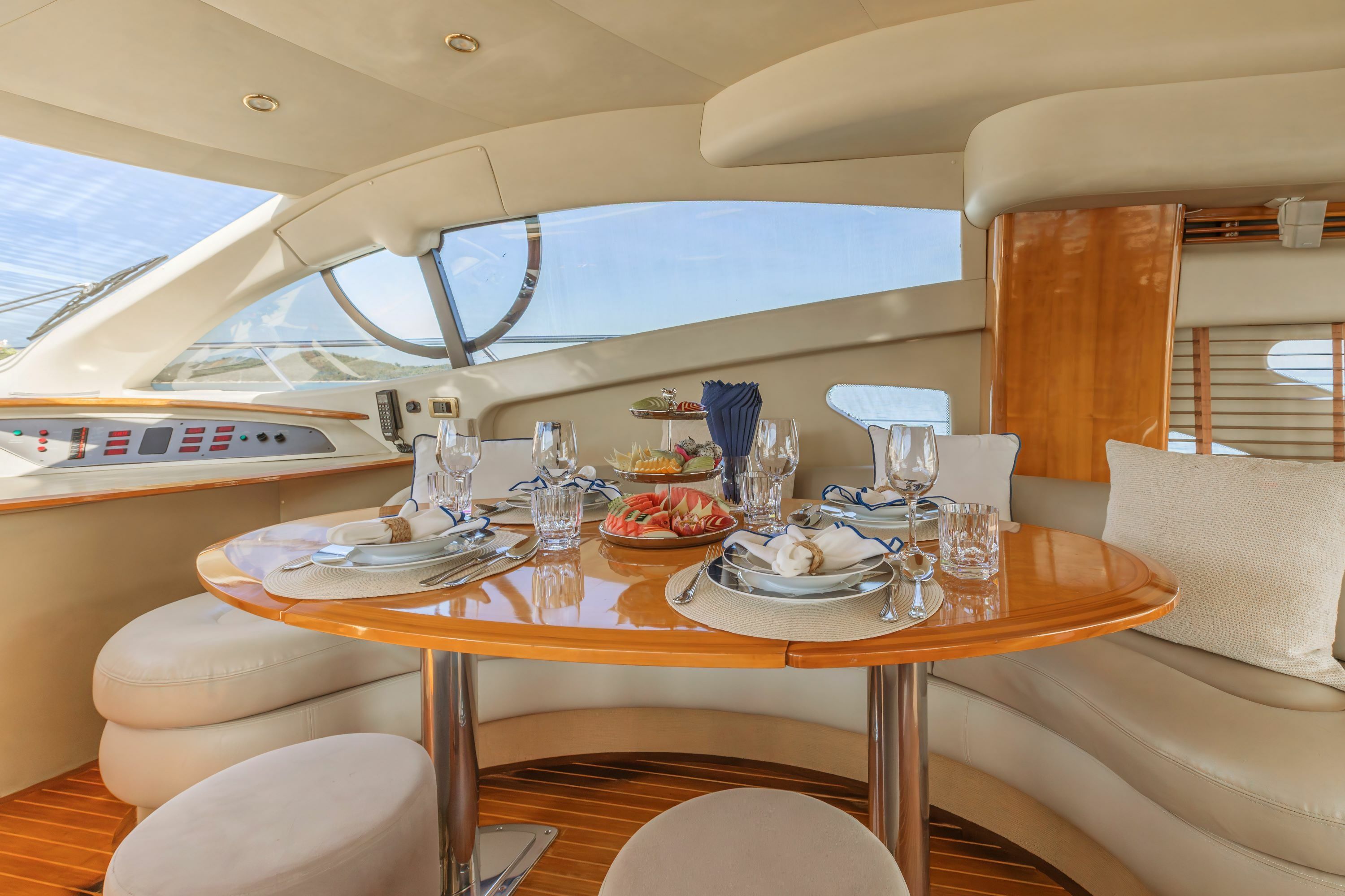 Azimut 55 | After 8