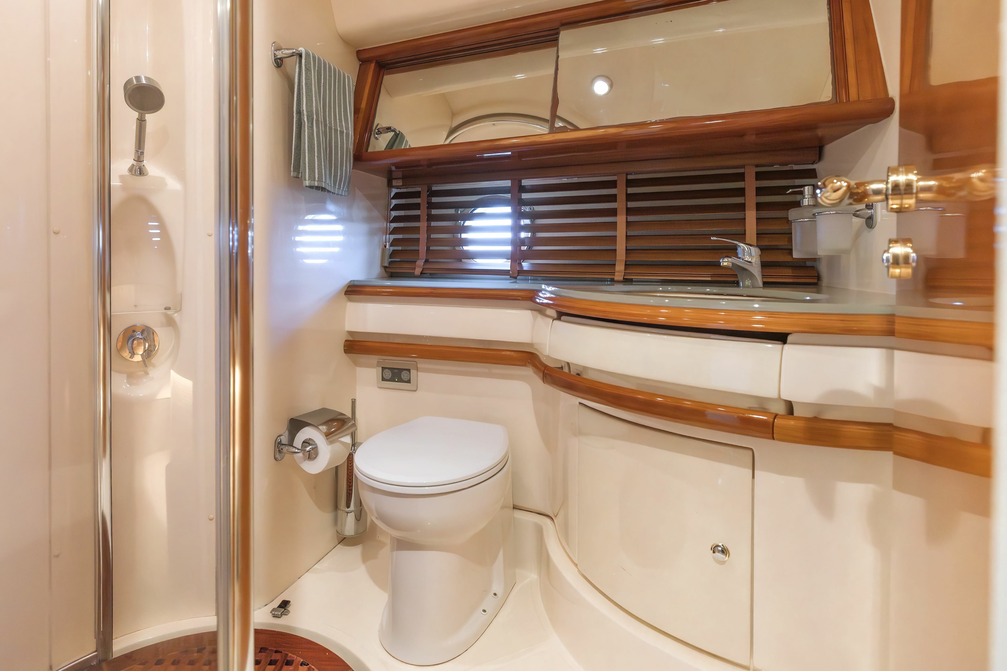 Azimut 55 | After 8