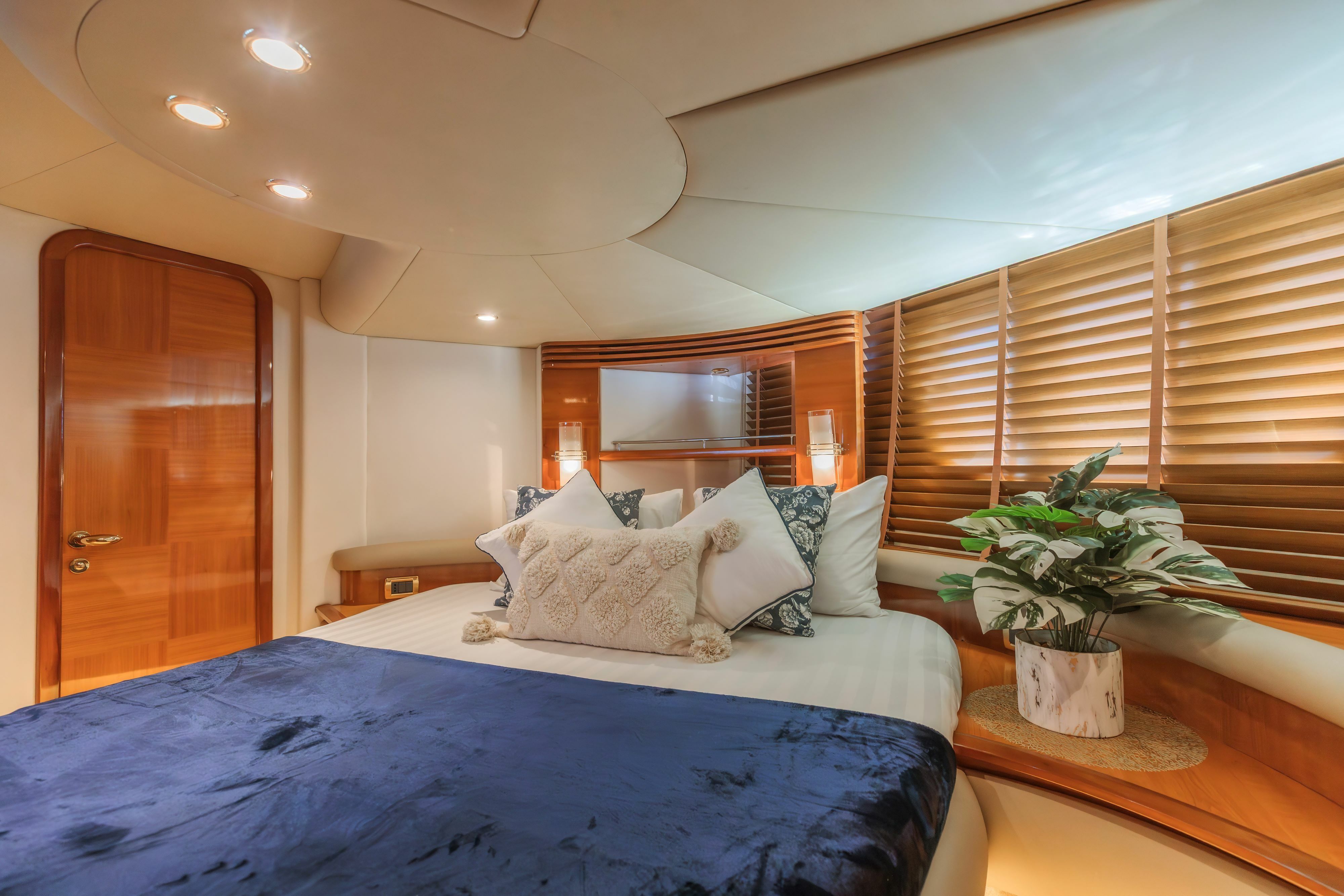 Azimut 55 | After 8