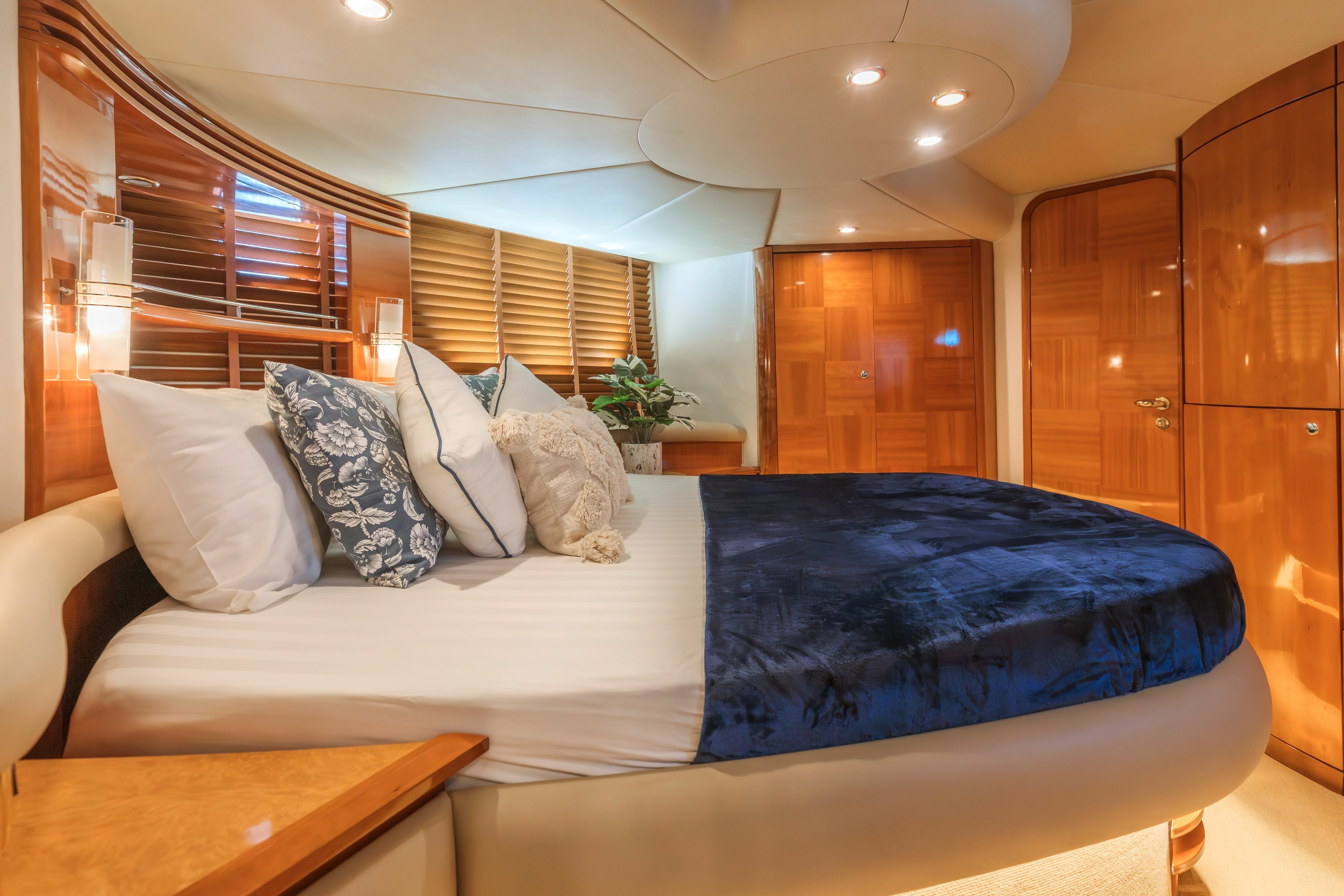 Azimut 55 | After 8