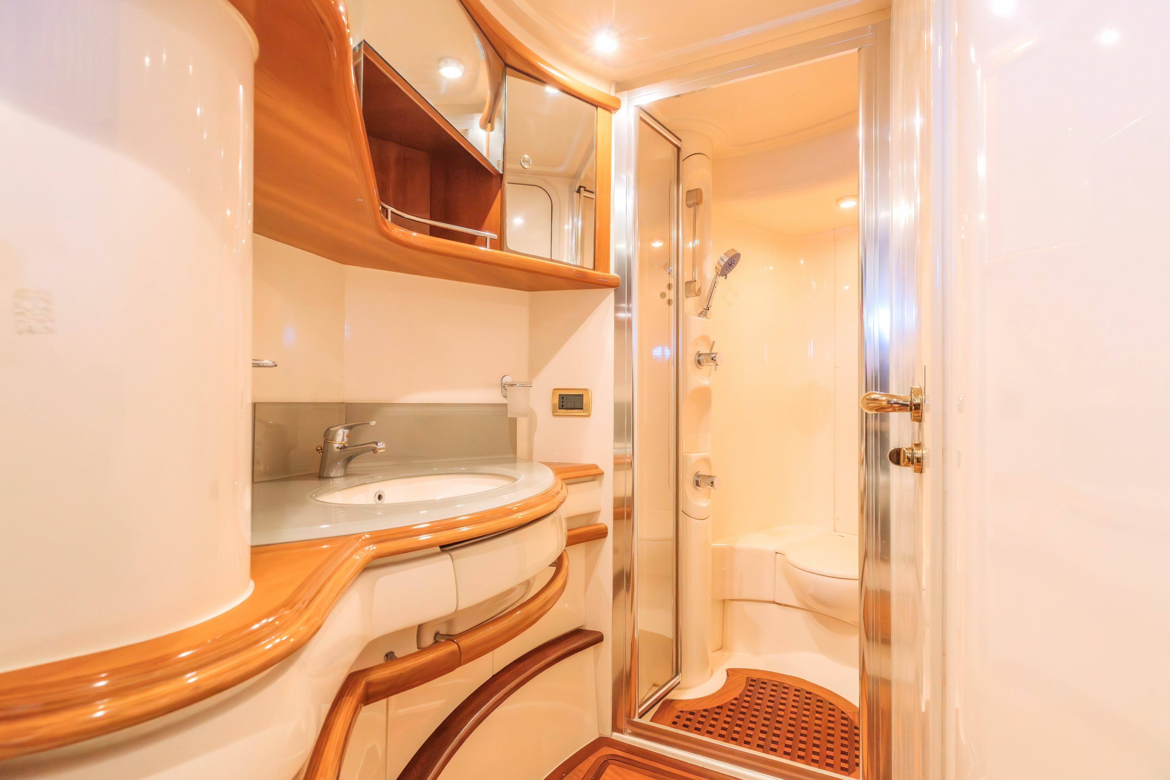Azimut 55 | After 8