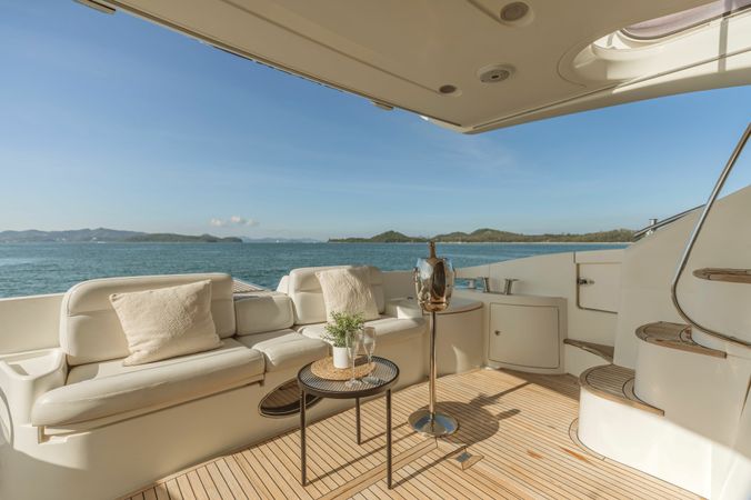 Azimut 55 | After 8