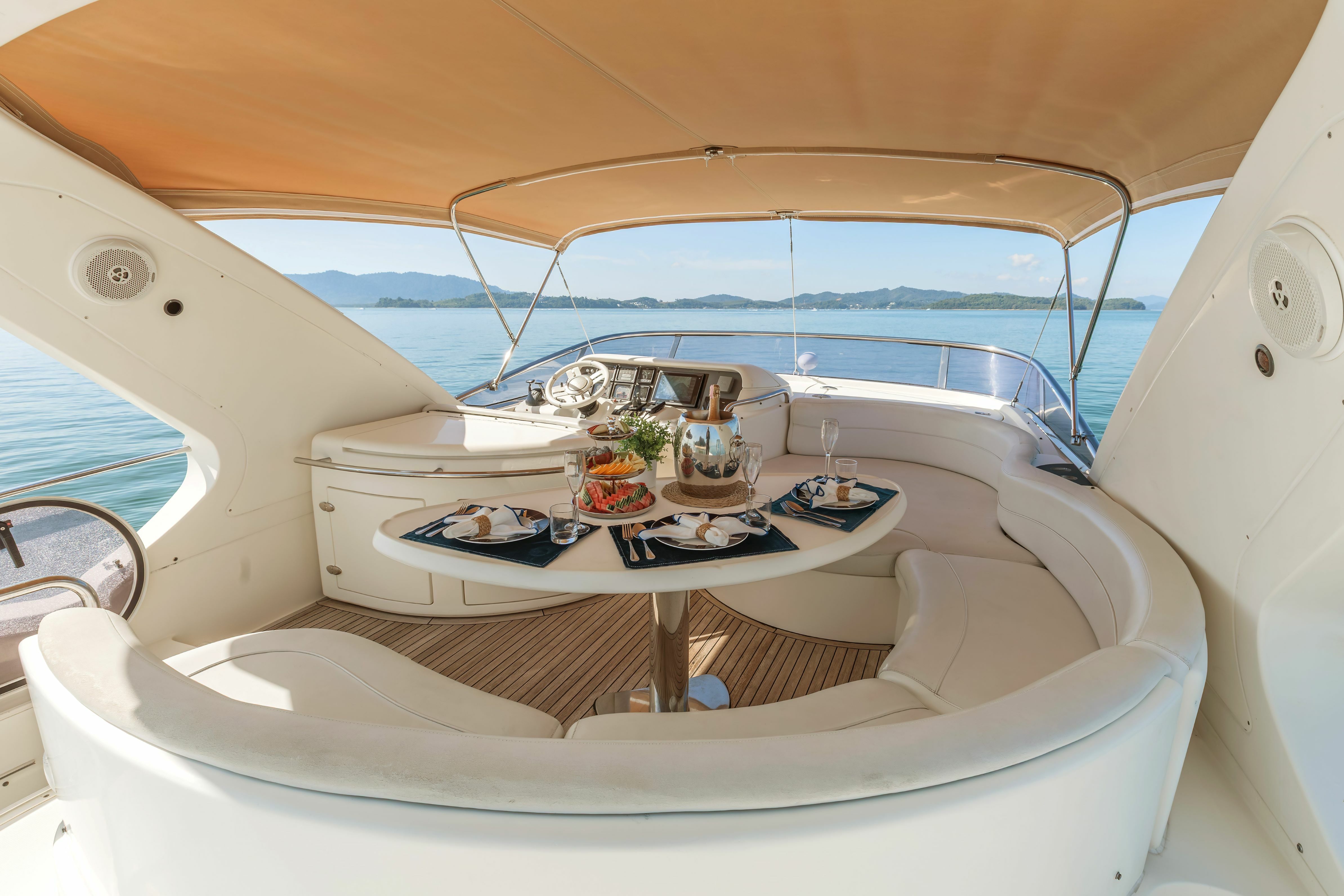 Azimut 55 | After 8