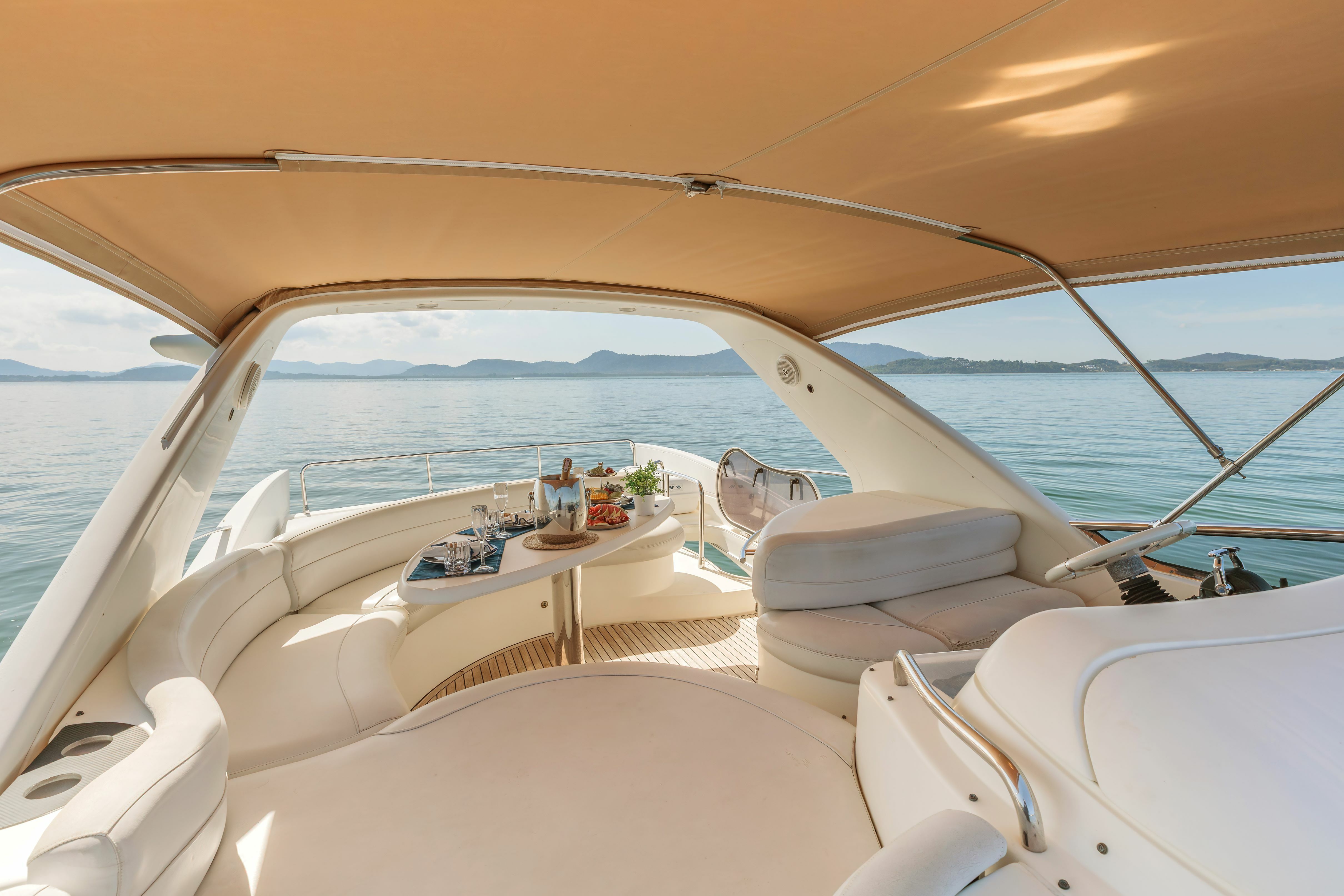 Azimut 55 | After 8