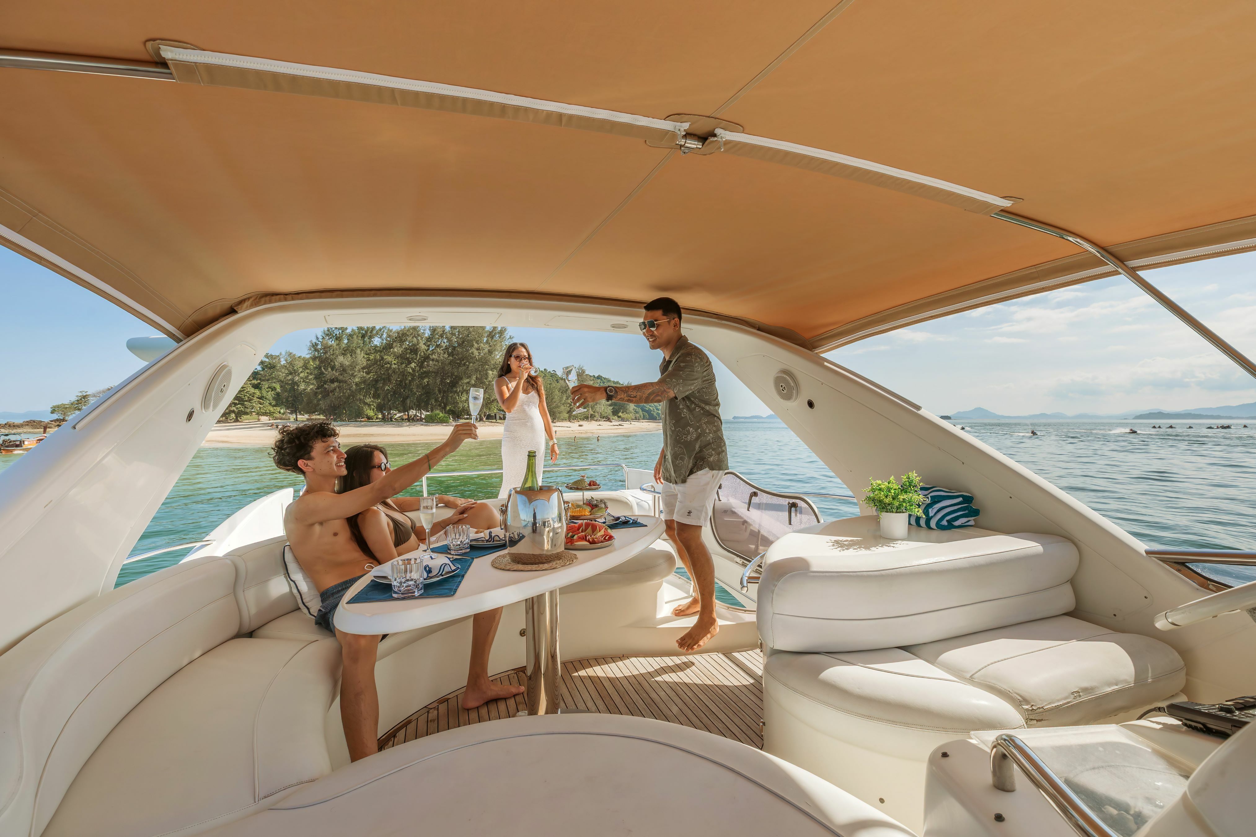 Azimut 55 | After 8