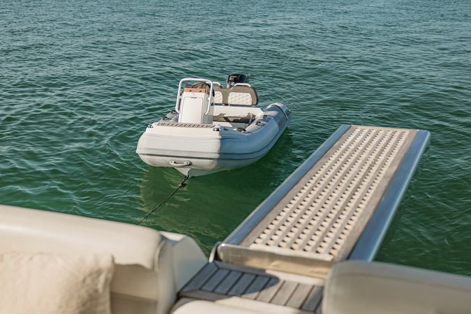 Azimut 55 | After 8