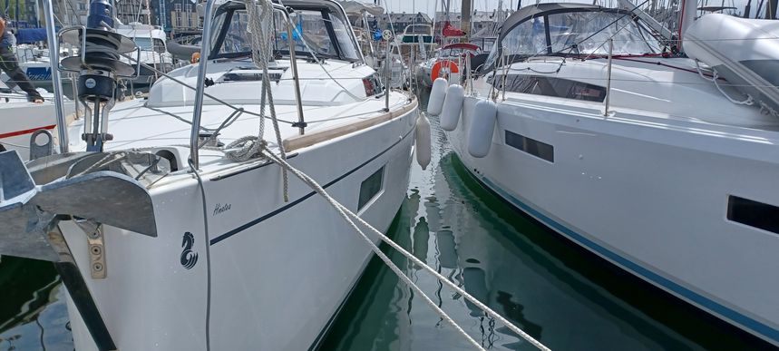 Beneteau Oceanis 38.1 | Hinatea