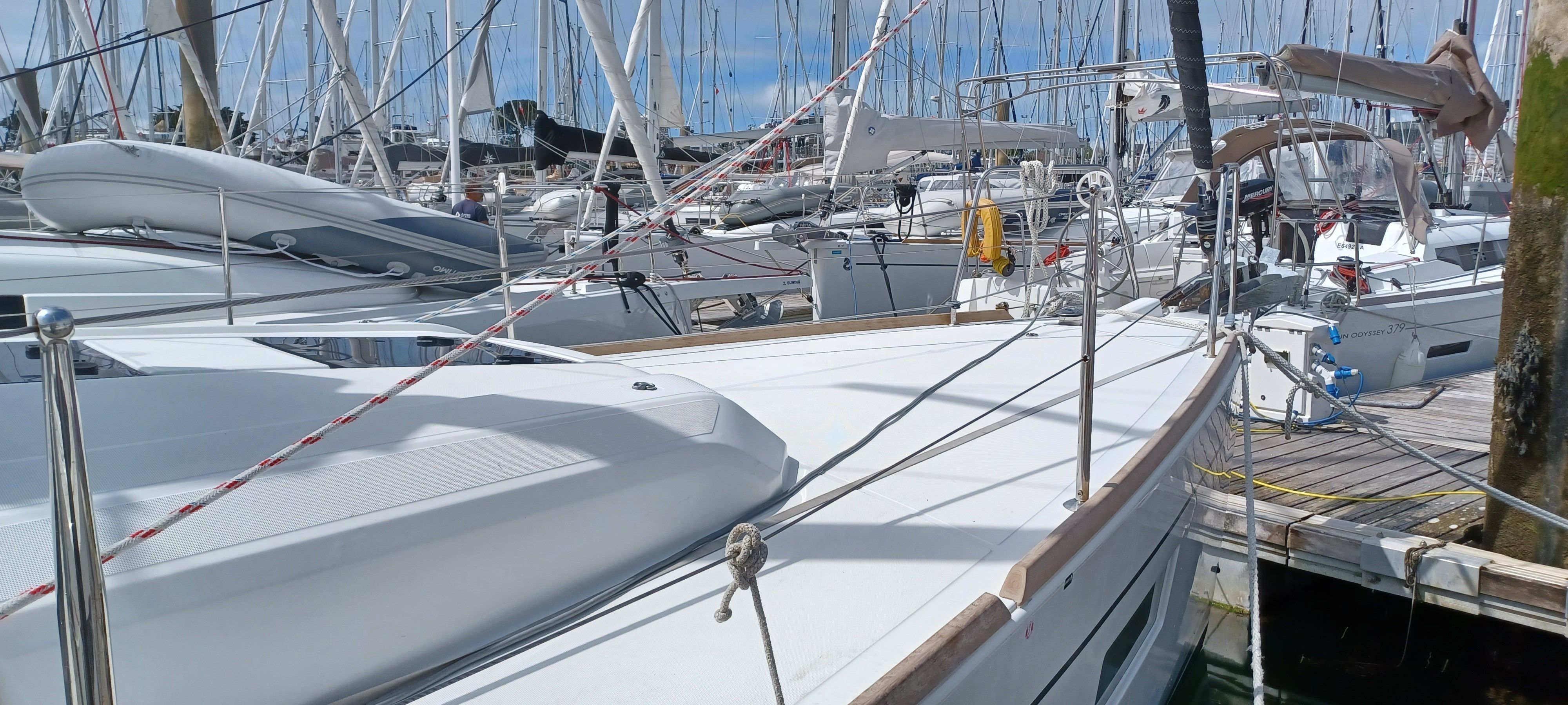 Beneteau Oceanis 38.1 | Hinatea