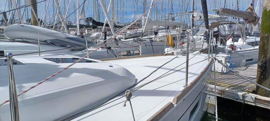 Beneteau Oceanis 38.1 | Hinatea
