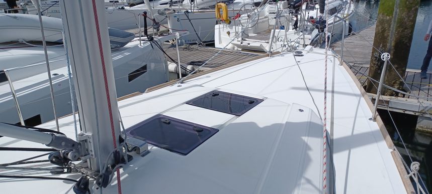 Beneteau Oceanis 38.1 | Hinatea
