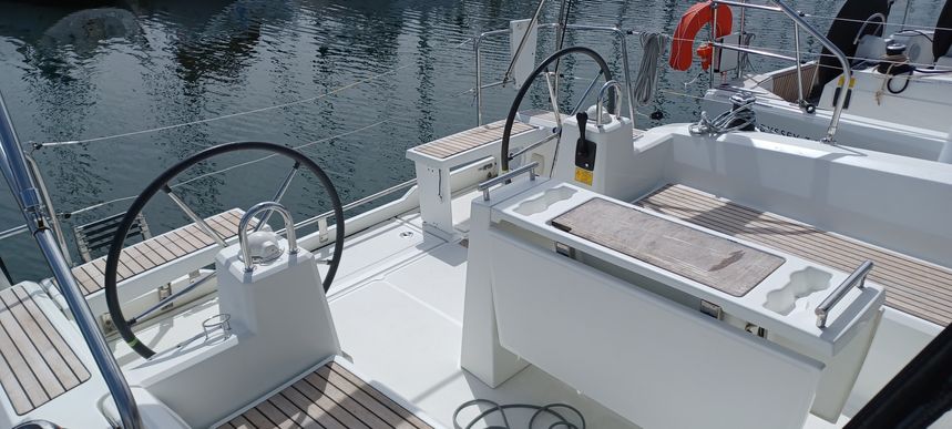 Beneteau Oceanis 38.1 | Hinatea
