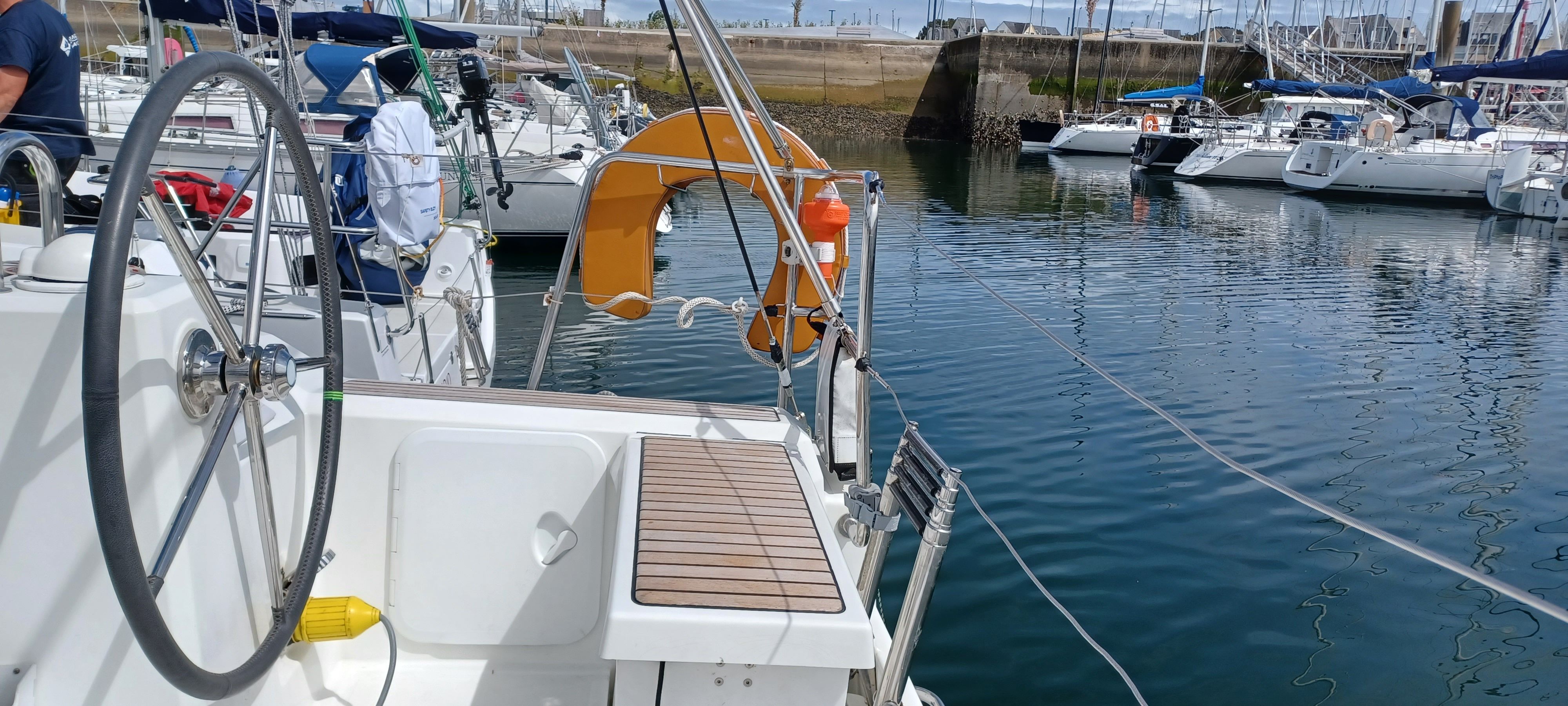 Beneteau Oceanis 38.1 | Hinatea