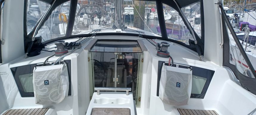 Beneteau Oceanis 38.1 | Hinatea