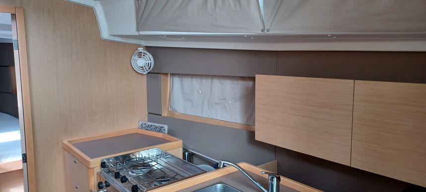 Beneteau Oceanis 38.1 | Hinatea