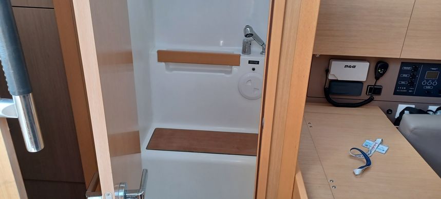 Beneteau Oceanis 38.1 | Hinatea