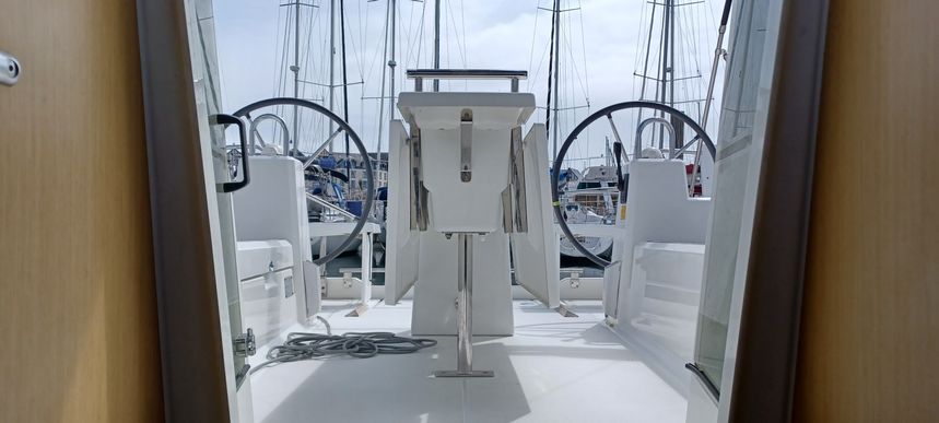 Beneteau Oceanis 38.1 | Hinatea