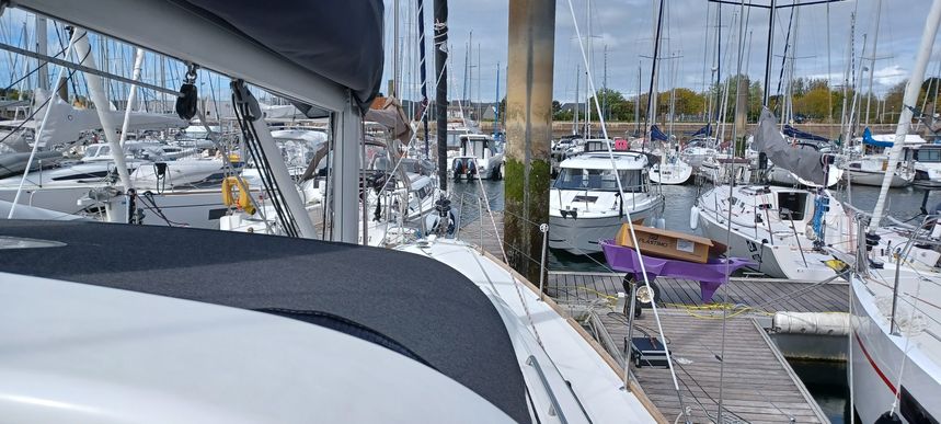 Beneteau Oceanis 38.1 | Hinatea