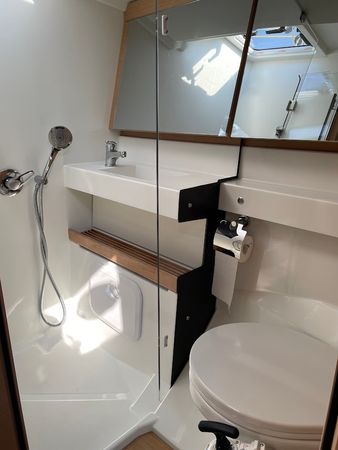 Beneteau Oceanis 41.1 | Blue Hop