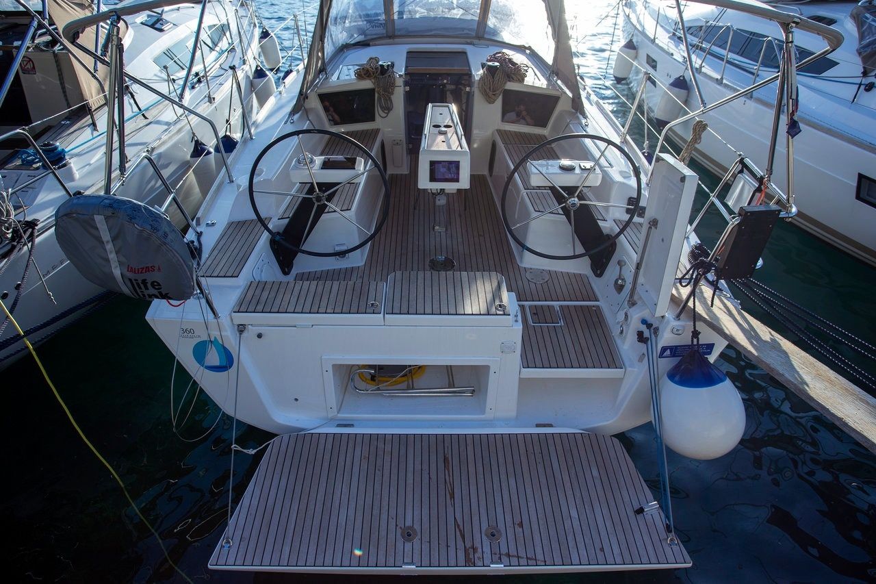 Dufour 360 | Vanila