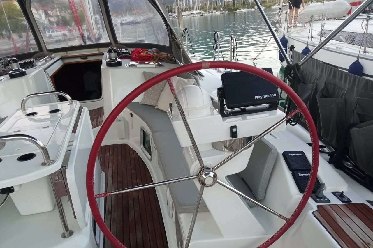 Jeanneau Sun Odyssey 49 | Family8