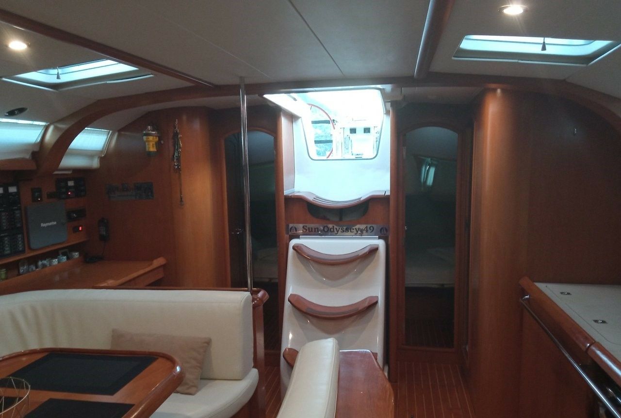 Jeanneau Sun Odyssey 49 | Family11
