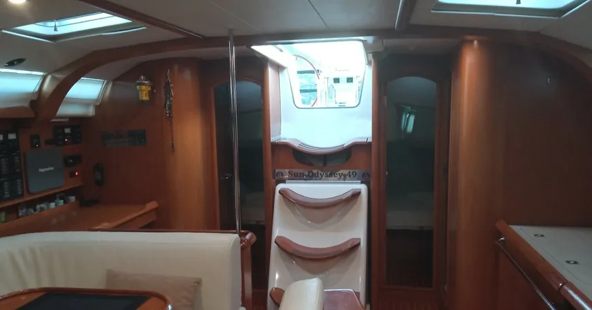 Jeanneau Sun Odyssey 49 | Family11