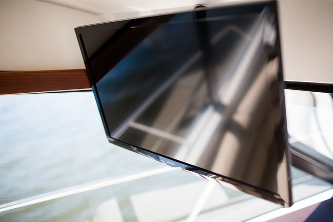 Platinum 989 | Flybridge