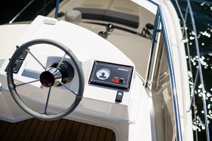 Platinum 989 | Flybridge