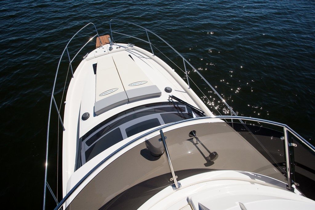 Platinum 989 | Flybridge