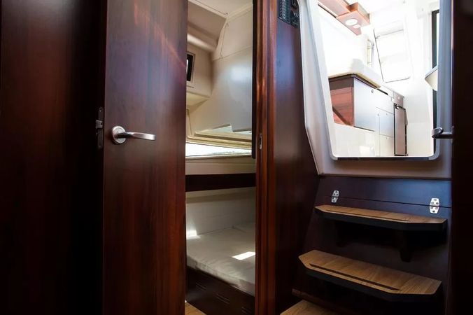 Platinum 989 | Flybridge