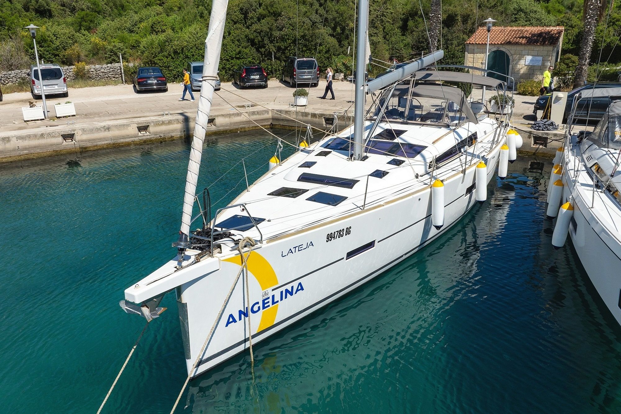 Dufour 520 GL | Lateja