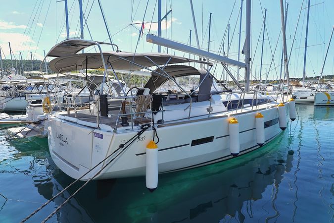 Dufour 520 GL | Lateja