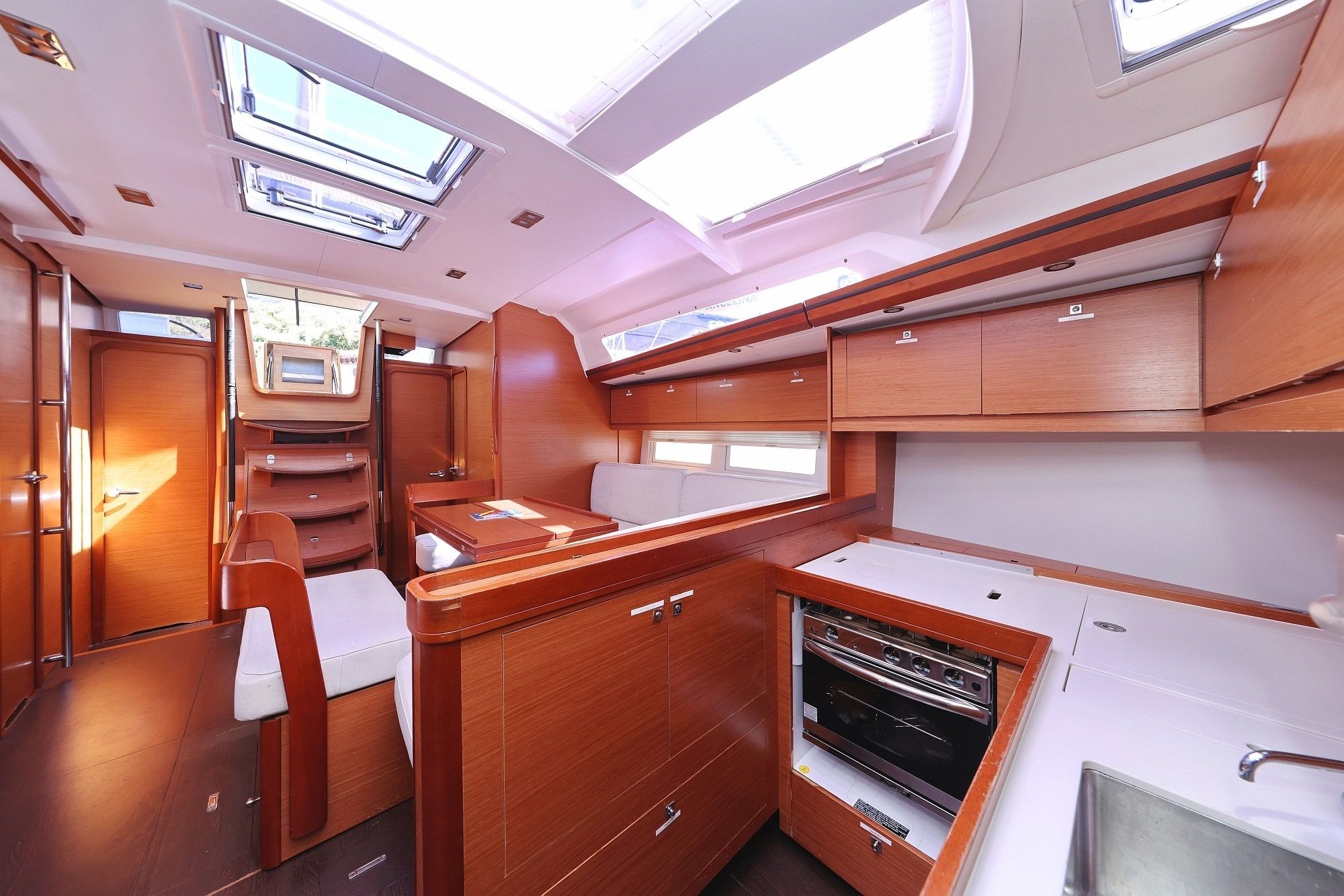 Dufour 520 GL | Lateja