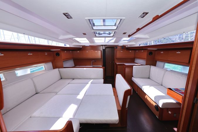 Dufour 520 GL | Lateja